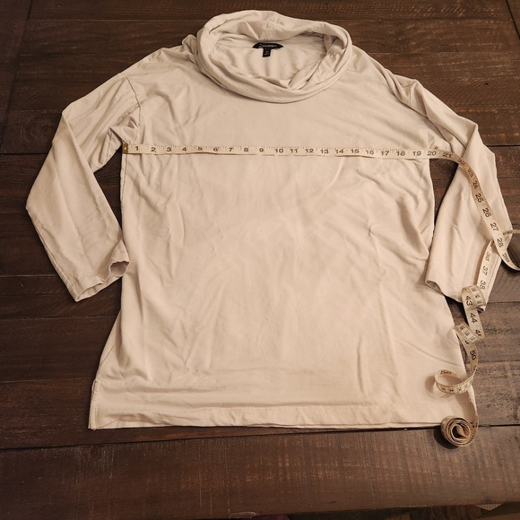 Banana Republic Women's RolledNeck Pullover Quarter Sleeve Top Size M - Picture 1 of 5